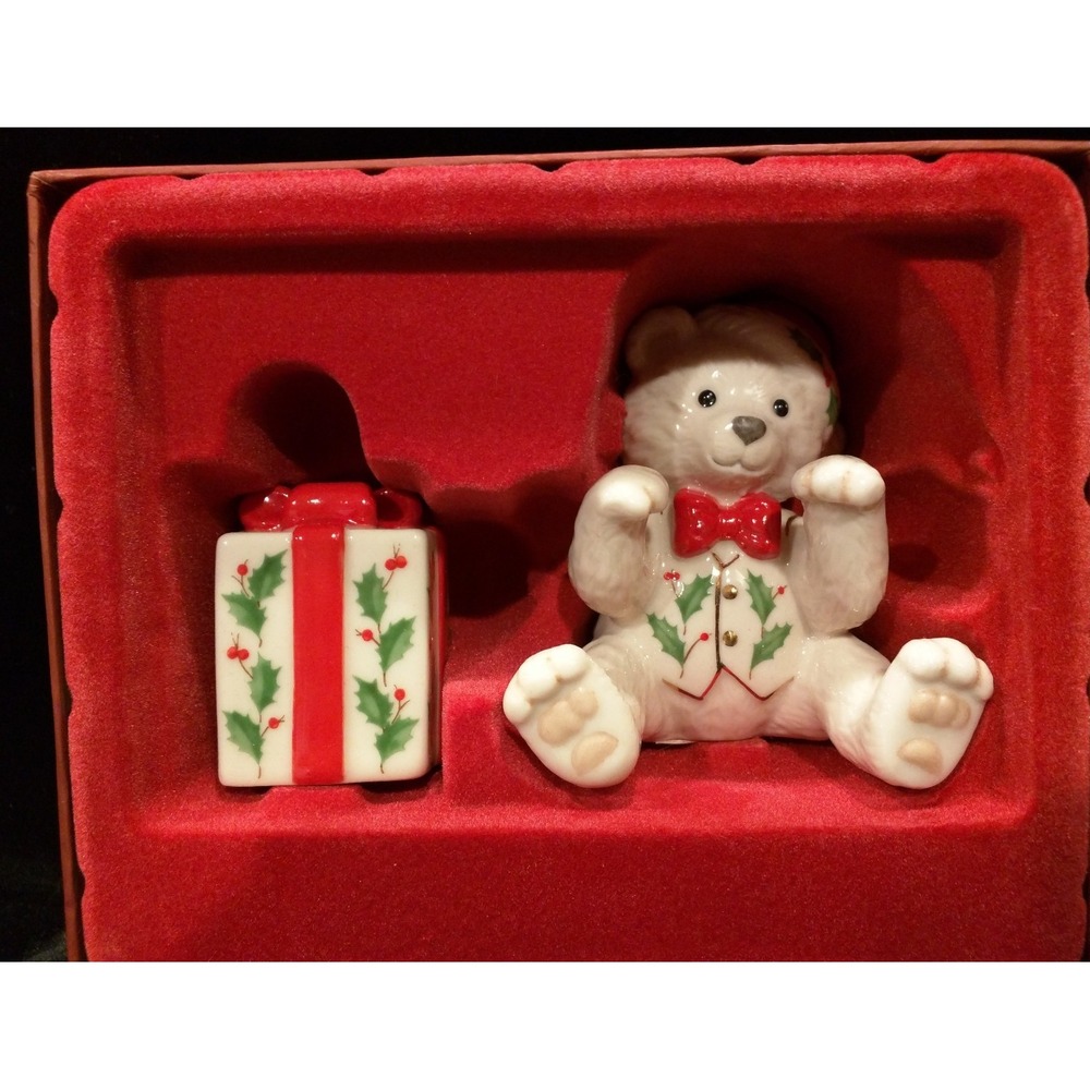 Lenox 2004 Holiday Teddy Bear and Present Salt & Pepper Shakers Christmas Gift